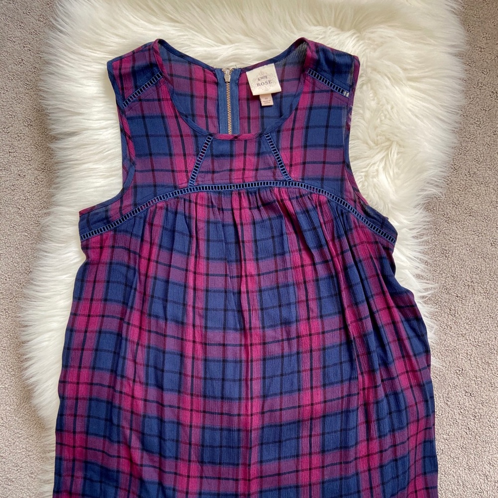 Knox Rose Sleeveless Shirt. Size M